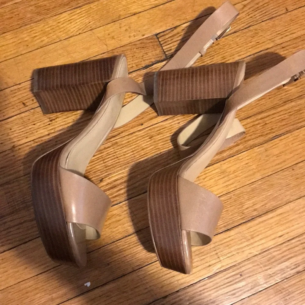 Micheals Kors Leonora Ankle Strap Platform Sandal - Picture 3 of 7